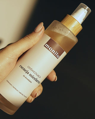 Forfriskende essens til micellær makeupfjerner, der lindrer irritation med D-panthenol Manilu - 4