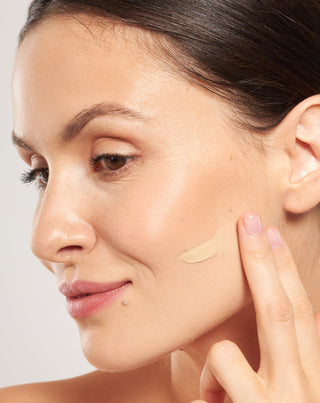 Fugtgivende BB-creme spf 50 med hyaluronsyre og C-vitamin 02 Vanilla Nutridome - 2