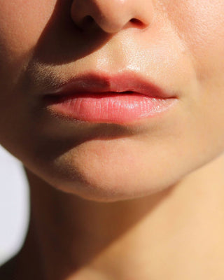 Jordbærlæbepomade, der fremhæver læbefarven og giver glans Auna - 4