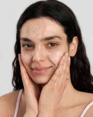 Ansigtspeeling til uren hud med niacinamid, panthenol, BHA og mikrogranuler Anti-Acne Orphica Clinic - 2