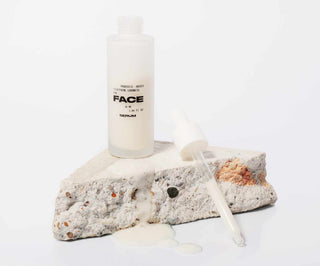 Fugtgivende ansigtsserum med probiotika til akneudsat hud Derm Good