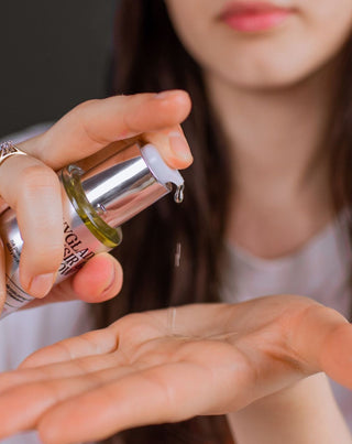 Udglattende håreliksir med hyaluronsyre og vegansk silke Auna - 2