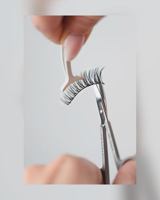 Kunstige vipper på en 2d-strip til nem påsætning flere gange Wowee! Bamm!Lashes - 5