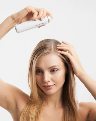 Nutridome tørshampoo til alle hårtyper for at genoprette friskhed og give volumen - 2