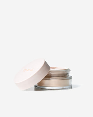 Transparent løst olivenpudder med fugtgivende kompleks fra Paese - 1