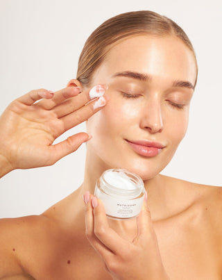 Nutridome udglattende og opstrammende natcreme med hyaluronsyre - 2