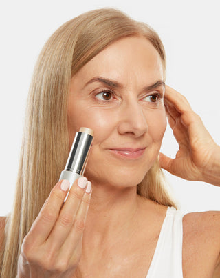 Highlighter stick med ricinusolie og sheasmør til moden hud 50+ Aggie - 3