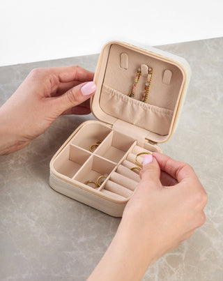 Smykkeskrin med rum, ruller og kroge lille creme Mys - 2