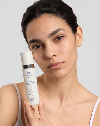 Natteserum, der støtter regenerering af uren hud Anti-Acne Orphica Clinic 50 ml
